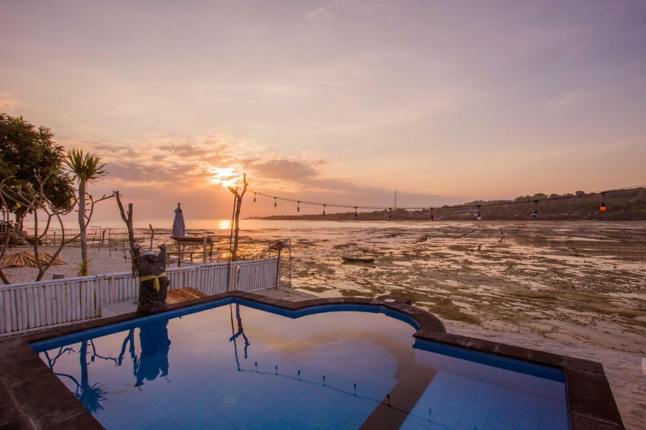 The Waterfront Beach House Lembongan Buitenkant foto